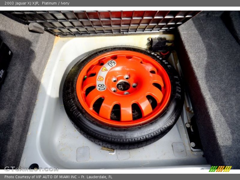 Platinum / Ivory 2003 Jaguar XJ XJR