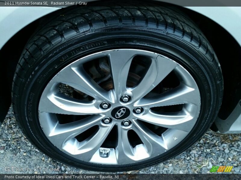 Radiant Silver / Gray 2011 Hyundai Sonata SE