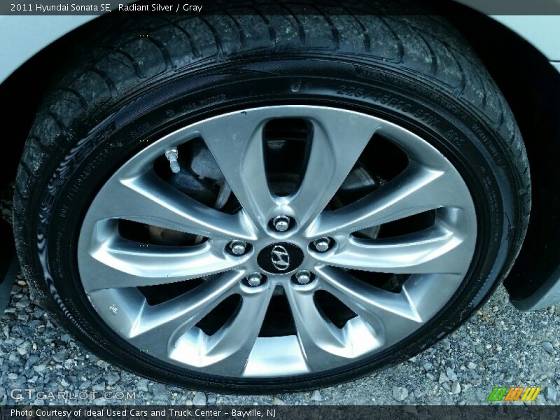 Radiant Silver / Gray 2011 Hyundai Sonata SE