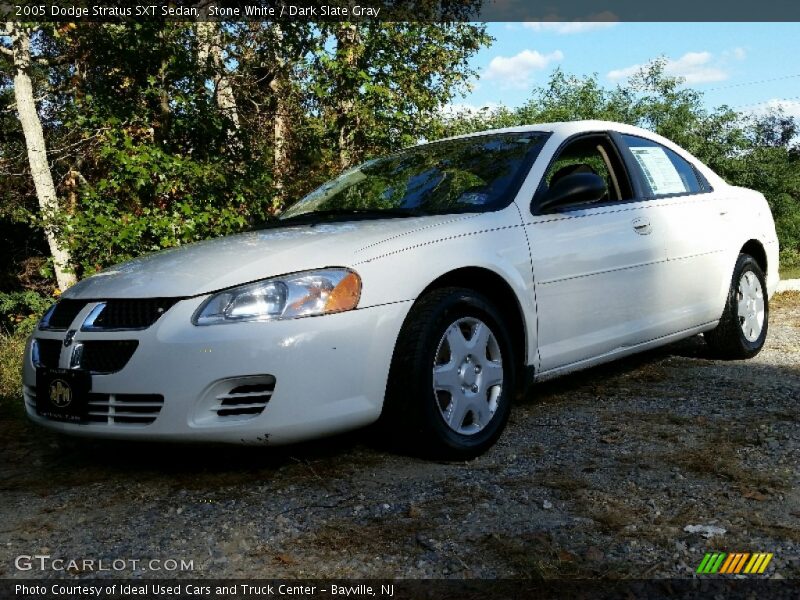Stone White / Dark Slate Gray 2005 Dodge Stratus SXT Sedan