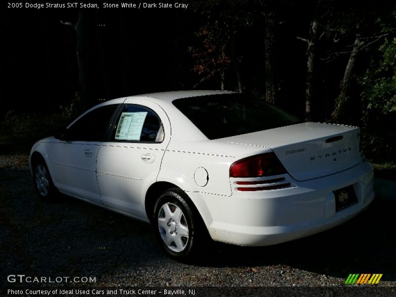 Stone White / Dark Slate Gray 2005 Dodge Stratus SXT Sedan
