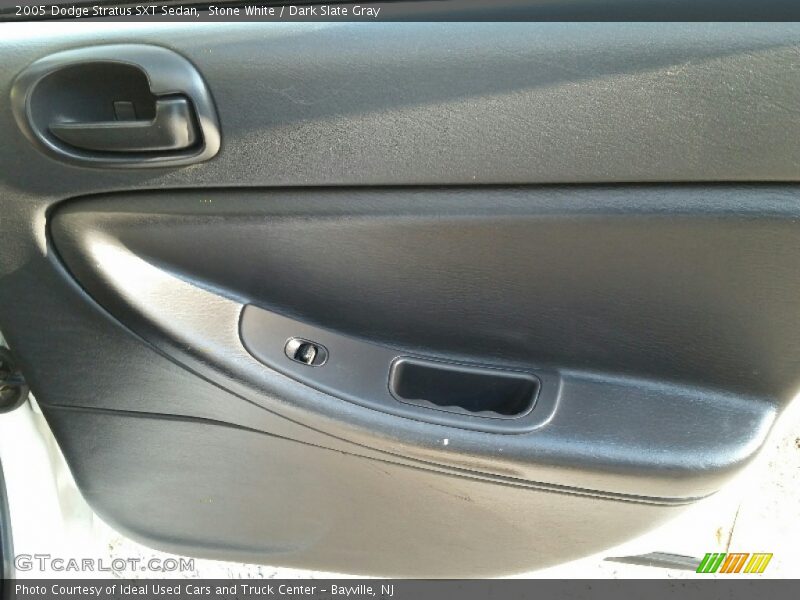 Stone White / Dark Slate Gray 2005 Dodge Stratus SXT Sedan