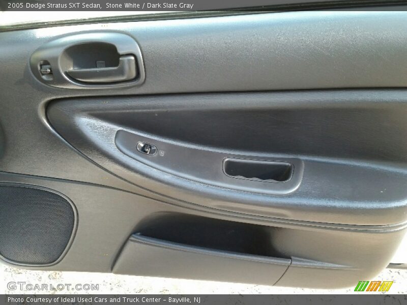 Stone White / Dark Slate Gray 2005 Dodge Stratus SXT Sedan