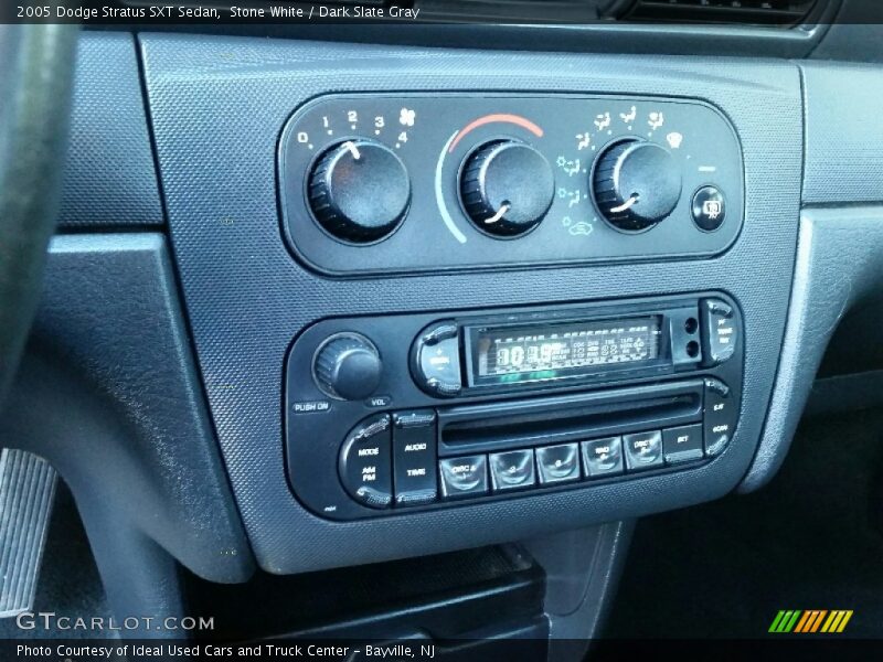Stone White / Dark Slate Gray 2005 Dodge Stratus SXT Sedan