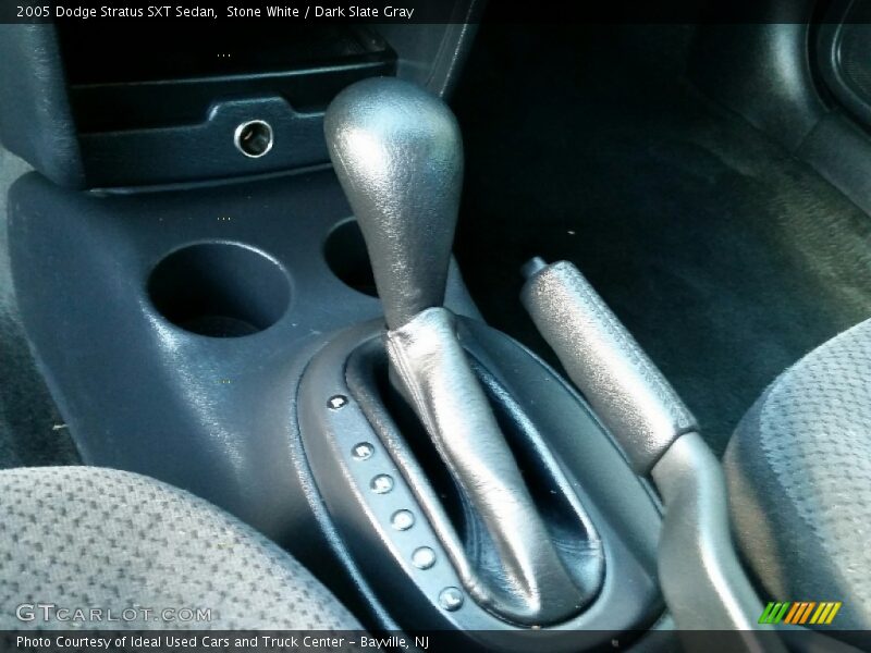 Stone White / Dark Slate Gray 2005 Dodge Stratus SXT Sedan