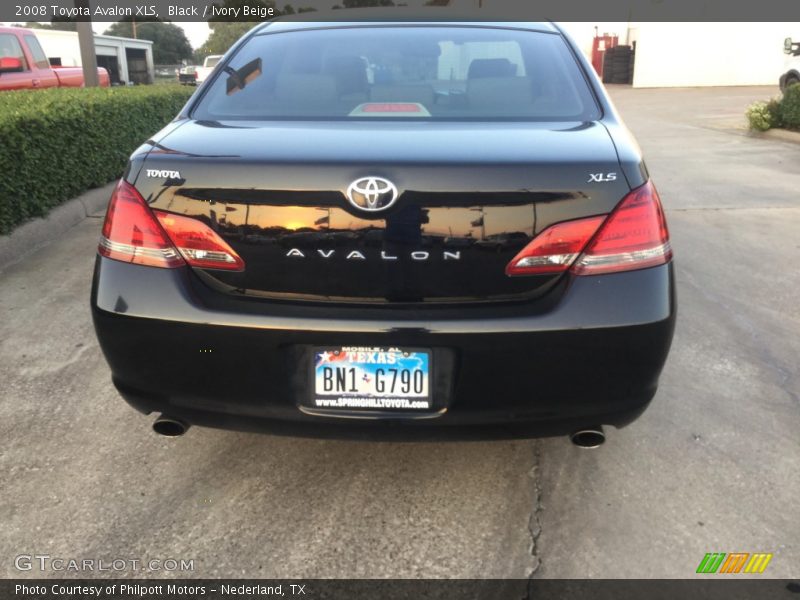 Black / Ivory Beige 2008 Toyota Avalon XLS