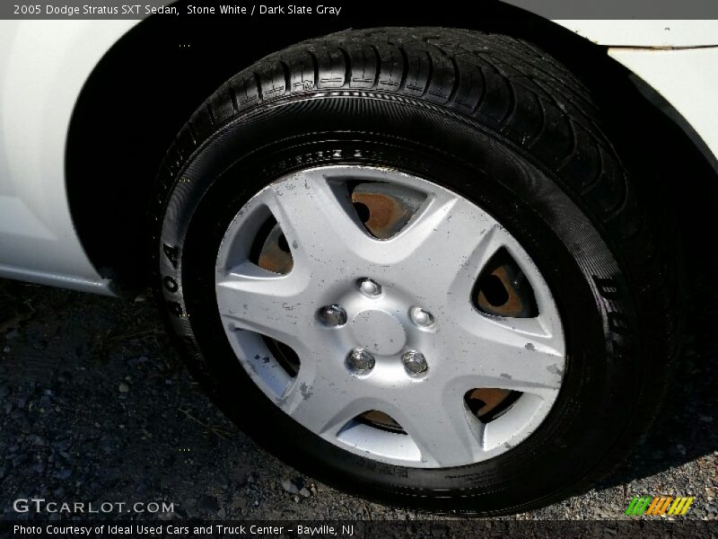 Stone White / Dark Slate Gray 2005 Dodge Stratus SXT Sedan