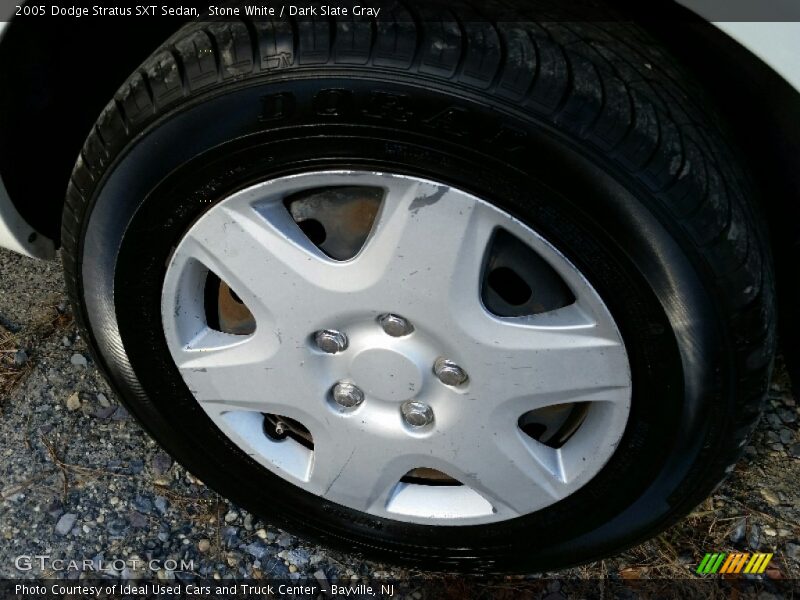 Stone White / Dark Slate Gray 2005 Dodge Stratus SXT Sedan