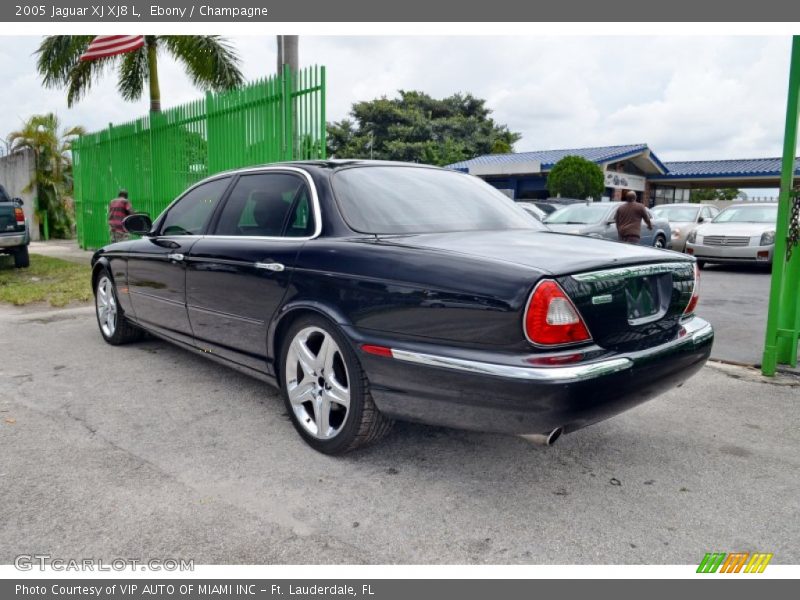 Ebony / Champagne 2005 Jaguar XJ XJ8 L