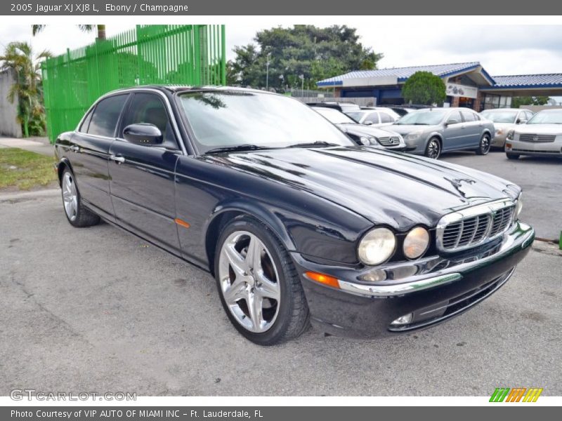 Ebony / Champagne 2005 Jaguar XJ XJ8 L