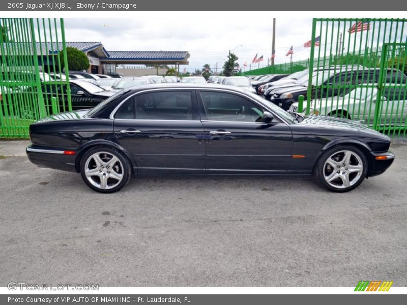 Ebony / Champagne 2005 Jaguar XJ XJ8 L