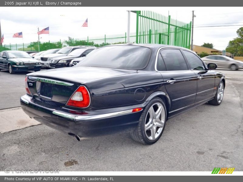 Ebony / Champagne 2005 Jaguar XJ XJ8 L