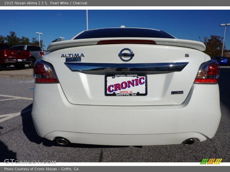 Pearl White / Charcoal 2015 Nissan Altima 2.5 S