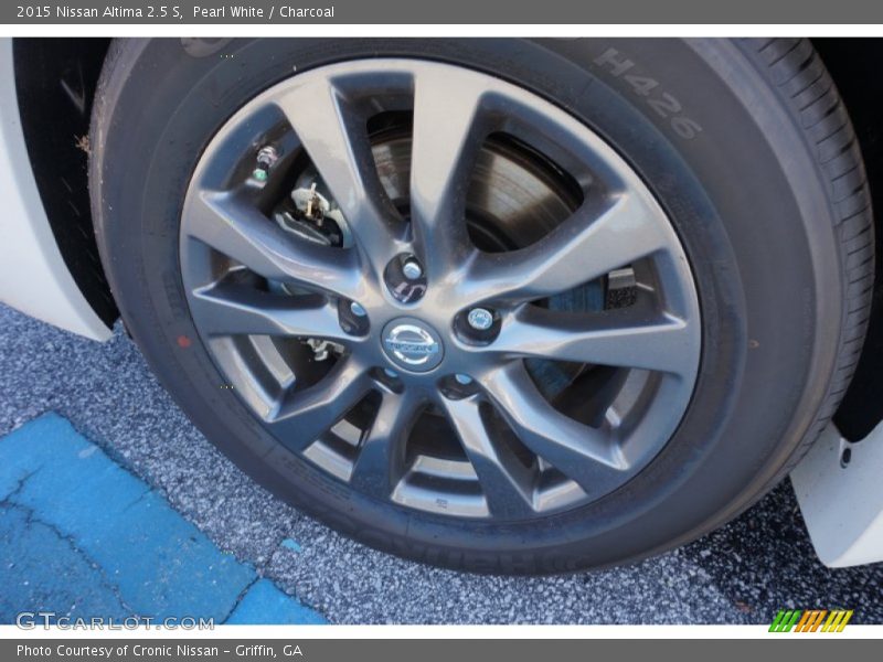 Pearl White / Charcoal 2015 Nissan Altima 2.5 S