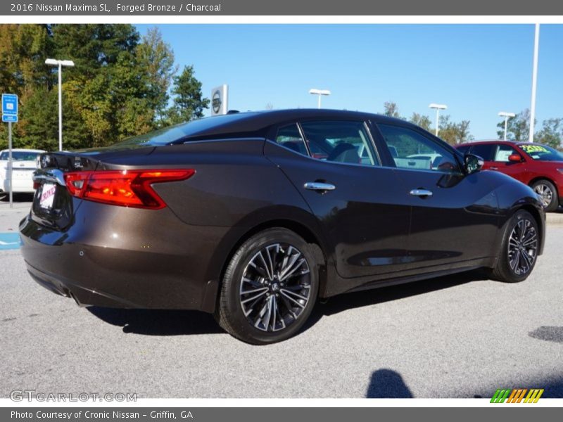 Forged Bronze / Charcoal 2016 Nissan Maxima SL