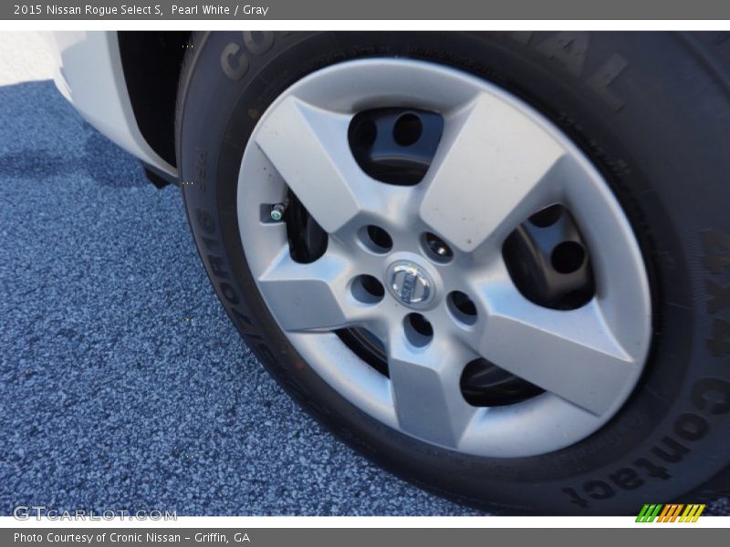 Pearl White / Gray 2015 Nissan Rogue Select S