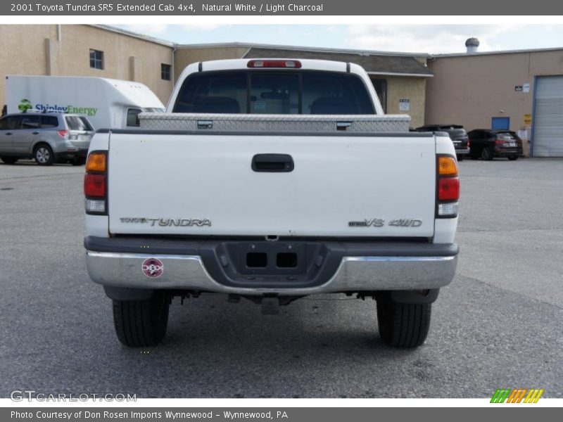 Natural White / Light Charcoal 2001 Toyota Tundra SR5 Extended Cab 4x4
