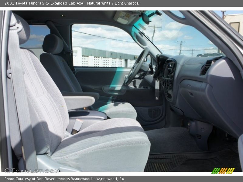 Natural White / Light Charcoal 2001 Toyota Tundra SR5 Extended Cab 4x4