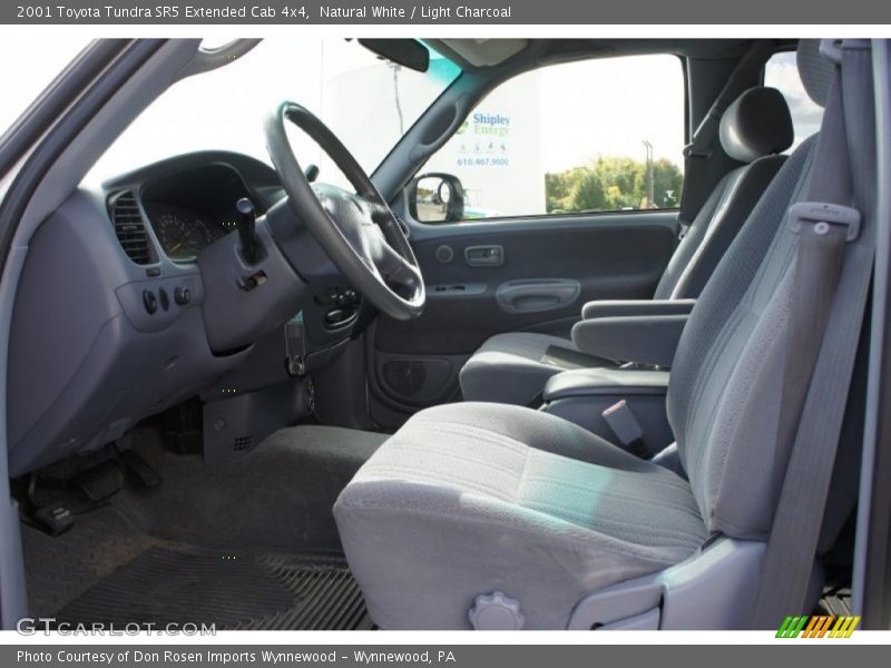 Natural White / Light Charcoal 2001 Toyota Tundra SR5 Extended Cab 4x4
