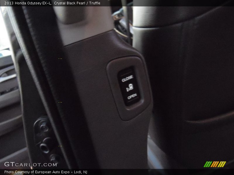 Crystal Black Pearl / Truffle 2013 Honda Odyssey EX-L