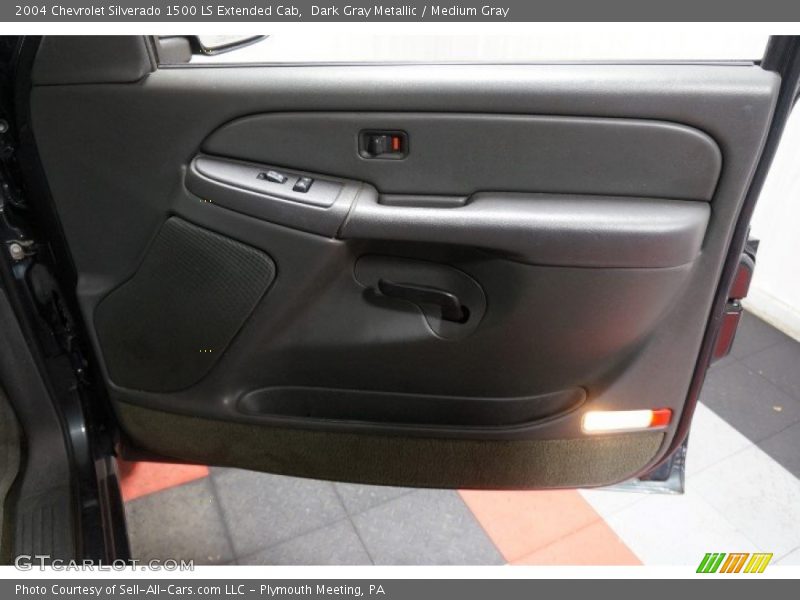 Dark Gray Metallic / Medium Gray 2004 Chevrolet Silverado 1500 LS Extended Cab