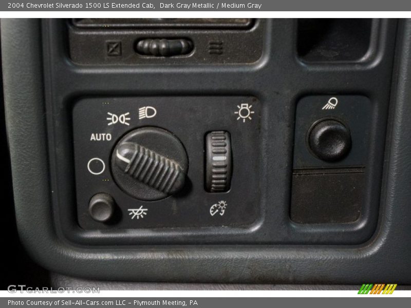 Dark Gray Metallic / Medium Gray 2004 Chevrolet Silverado 1500 LS Extended Cab