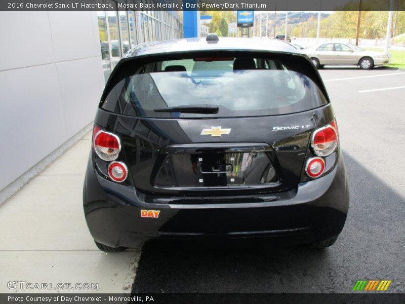Mosaic Black Metallic / Dark Pewter/Dark Titanium 2016 Chevrolet Sonic LT Hatchback
