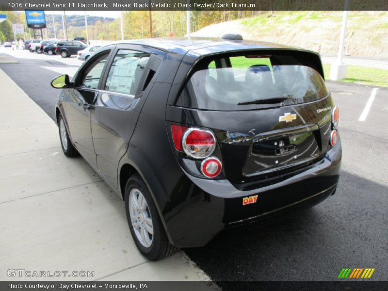 Mosaic Black Metallic / Dark Pewter/Dark Titanium 2016 Chevrolet Sonic LT Hatchback
