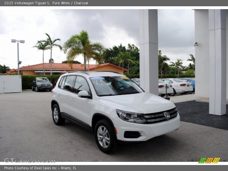 Pure White / Charcoal 2015 Volkswagen Tiguan S