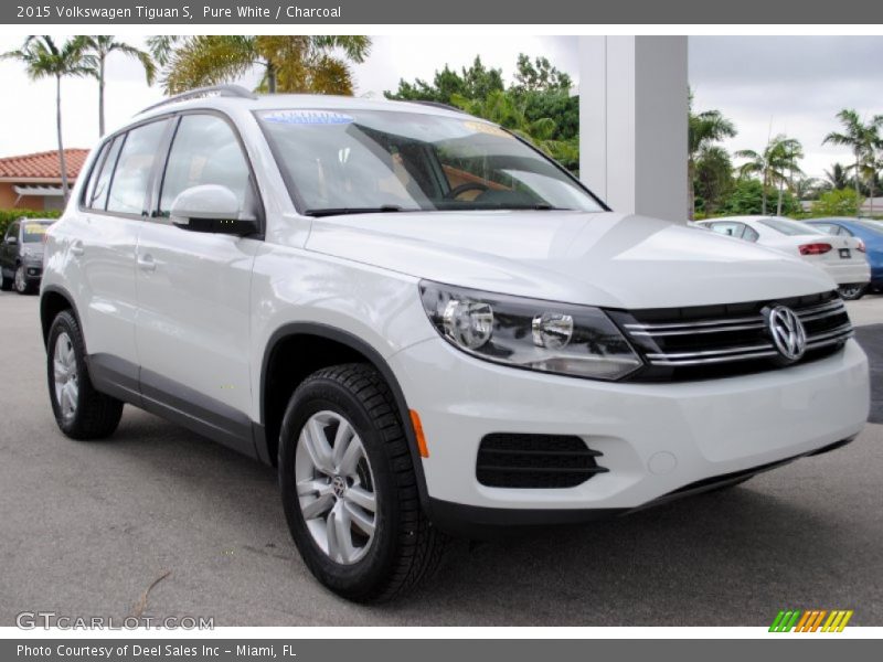 Pure White / Charcoal 2015 Volkswagen Tiguan S