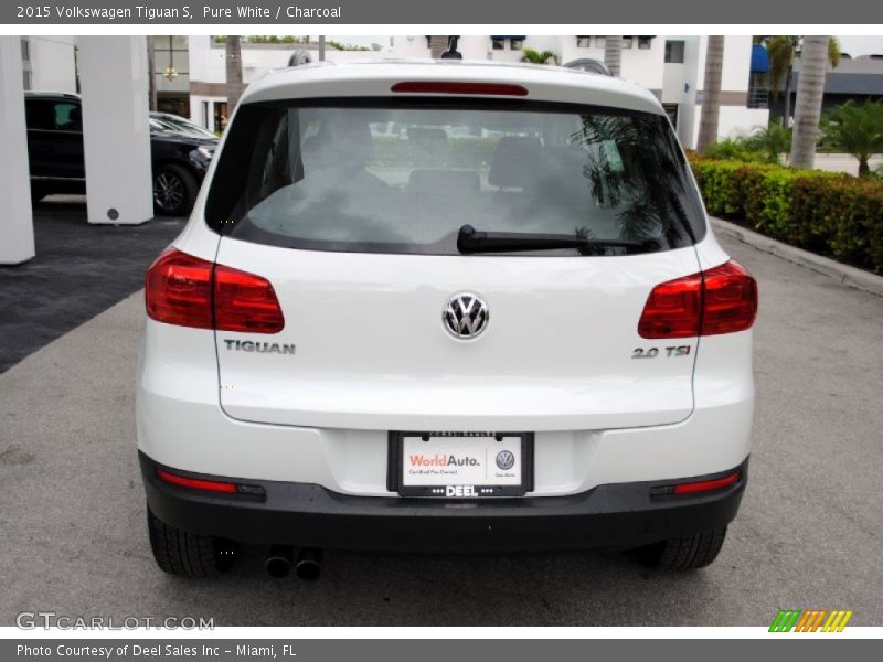 Pure White / Charcoal 2015 Volkswagen Tiguan S