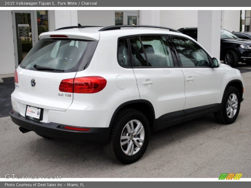 Pure White / Charcoal 2015 Volkswagen Tiguan S
