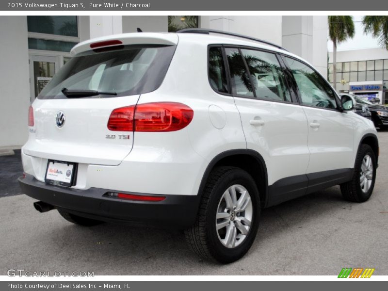 Pure White / Charcoal 2015 Volkswagen Tiguan S