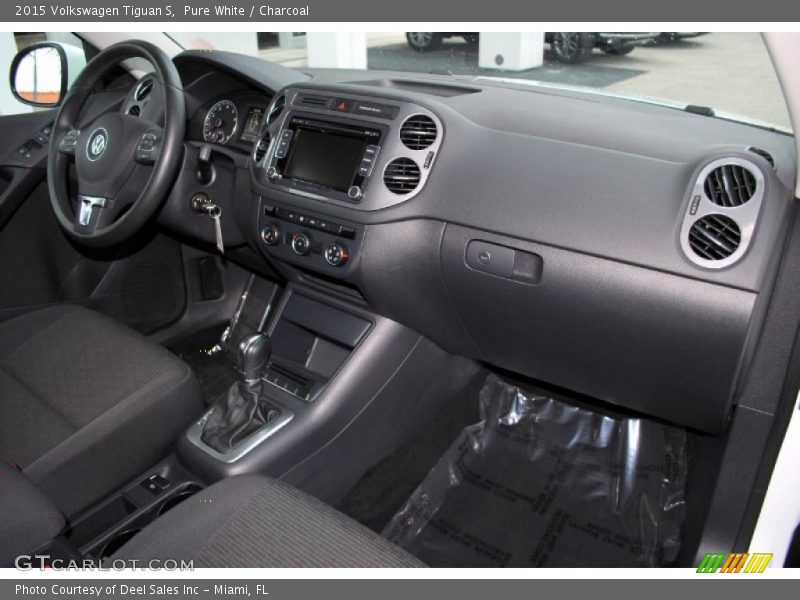 Pure White / Charcoal 2015 Volkswagen Tiguan S