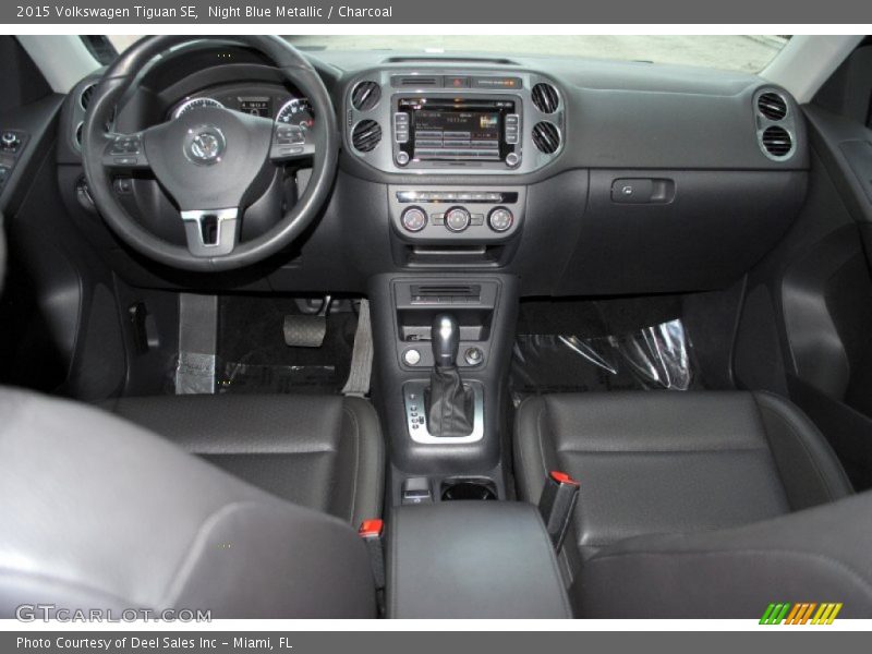 Night Blue Metallic / Charcoal 2015 Volkswagen Tiguan SE