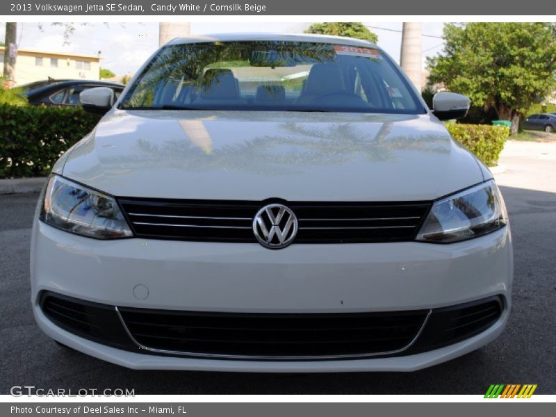 Candy White / Cornsilk Beige 2013 Volkswagen Jetta SE Sedan