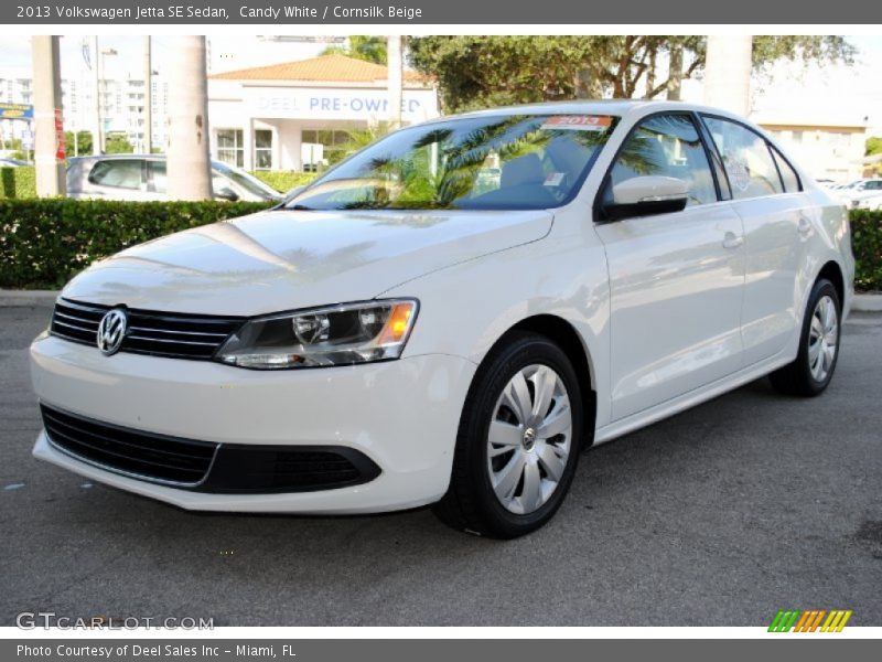 Candy White / Cornsilk Beige 2013 Volkswagen Jetta SE Sedan