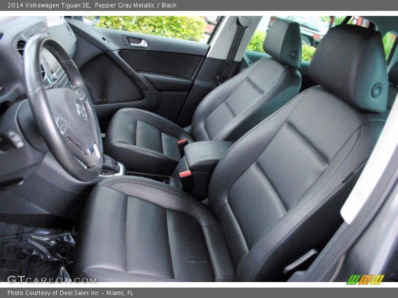 Pepper Gray Metallic / Black 2014 Volkswagen Tiguan SE