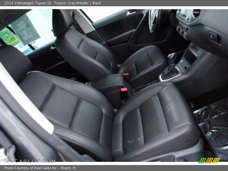 Pepper Gray Metallic / Black 2014 Volkswagen Tiguan SE