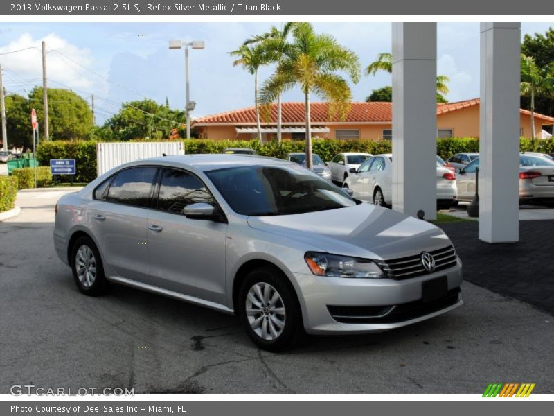 Reflex Silver Metallic / Titan Black 2013 Volkswagen Passat 2.5L S