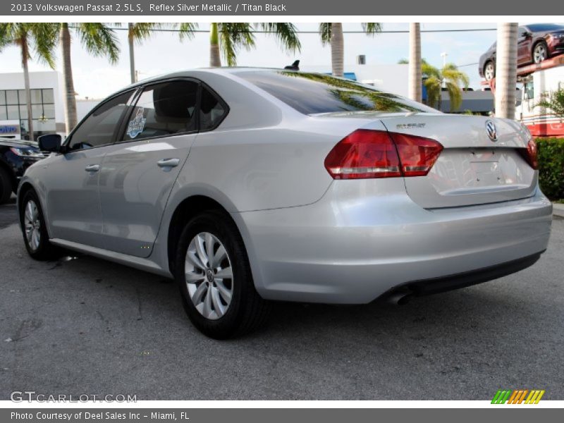 Reflex Silver Metallic / Titan Black 2013 Volkswagen Passat 2.5L S