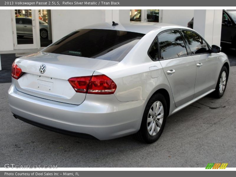 Reflex Silver Metallic / Titan Black 2013 Volkswagen Passat 2.5L S