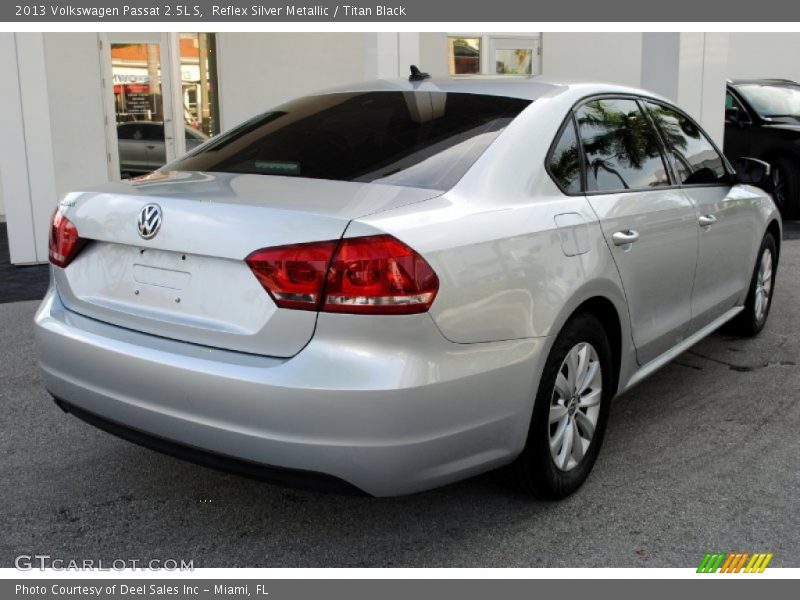 Reflex Silver Metallic / Titan Black 2013 Volkswagen Passat 2.5L S