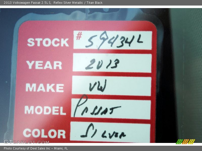 Reflex Silver Metallic / Titan Black 2013 Volkswagen Passat 2.5L S
