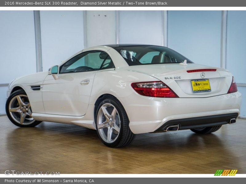 Diamond Silver Metallic / Two-Tone Brown/Black 2016 Mercedes-Benz SLK 300 Roadster