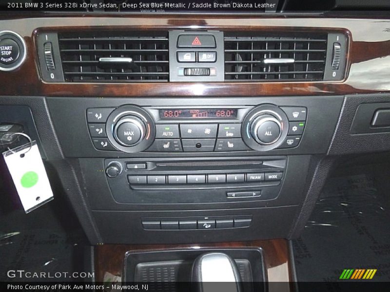 Controls of 2011 3 Series 328i xDrive Sedan