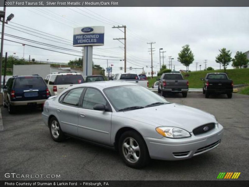 Silver Frost Metallic / Medium/Dark Flint 2007 Ford Taurus SE
