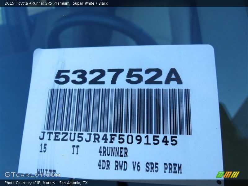 Super White / Black 2015 Toyota 4Runner SR5 Premium