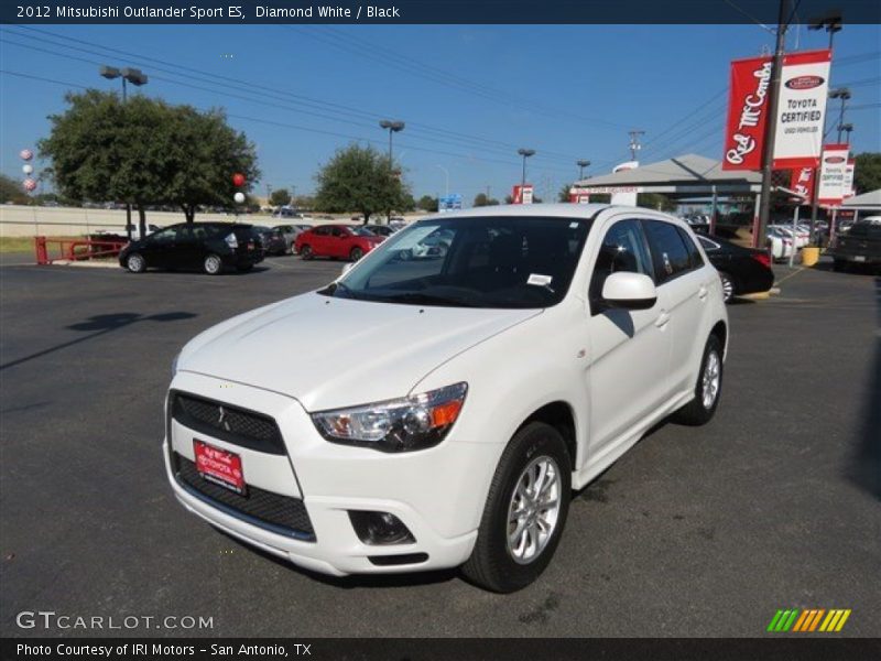 Diamond White / Black 2012 Mitsubishi Outlander Sport ES
