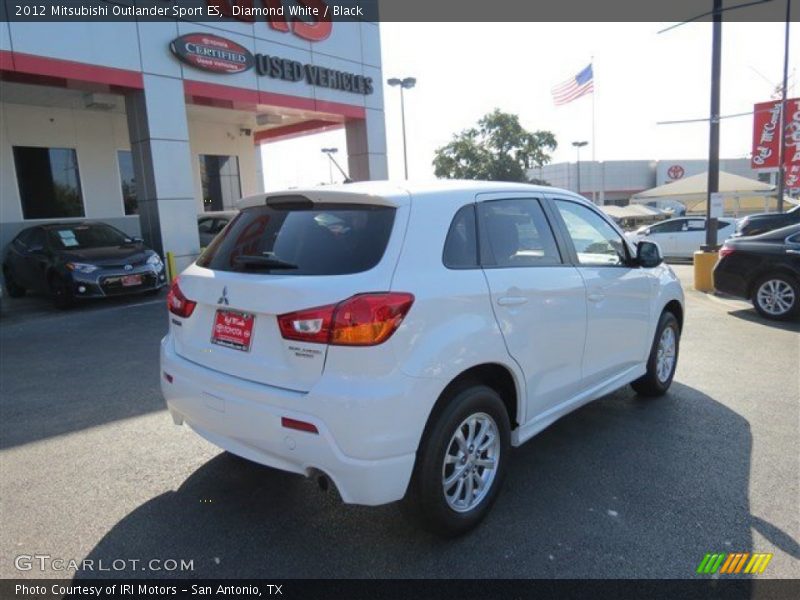 Diamond White / Black 2012 Mitsubishi Outlander Sport ES